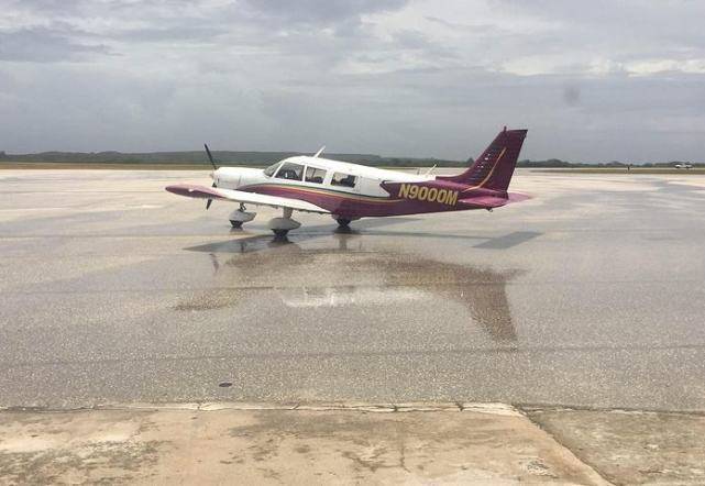 飞机场的飞机是私人的吗 448a36cf8ba54513a93eec8289c3c5c6.jpeg