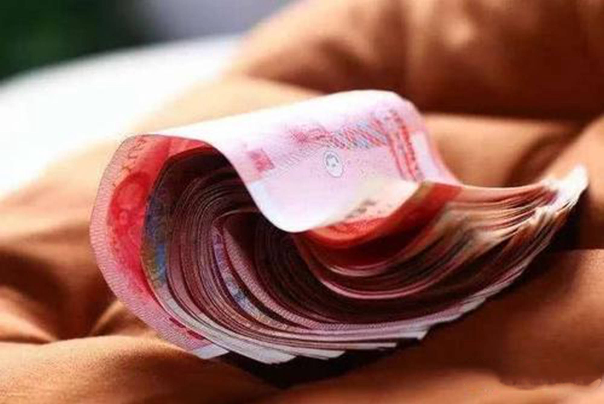 几岁该给孩子零花钱?给晚了容易"偷钱",给早了成"啃老