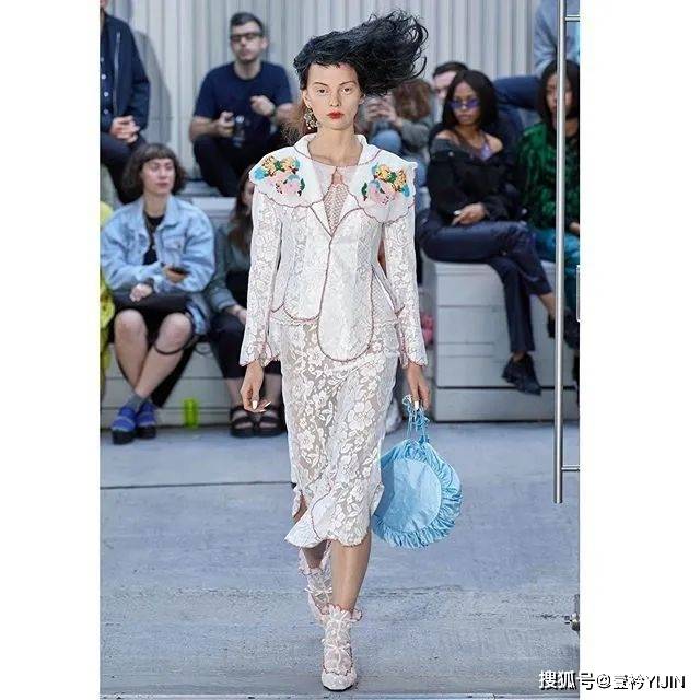 女性|新锐品牌yuhan wang国内首秀 | 极致的浪漫主义,拥抱女性的柔软力量