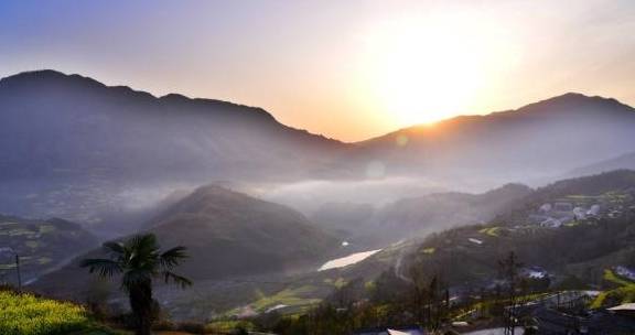 湖北省比重庆GDP高多少_湖北省各市gdp2020(3)