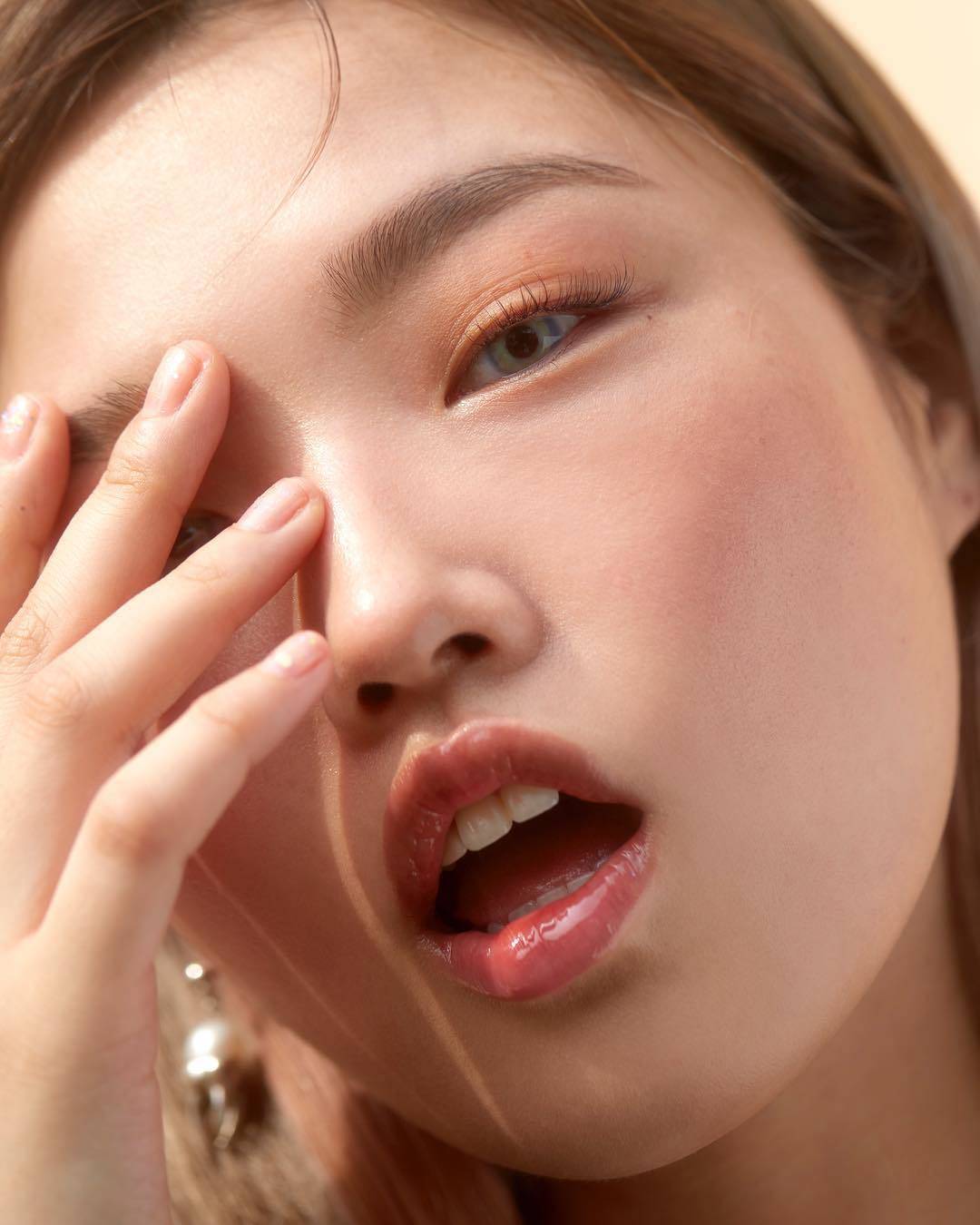 嘴唇|一进秋天,嘴巴比脸还干!用了它,男朋友整天捧着我的嘴亲