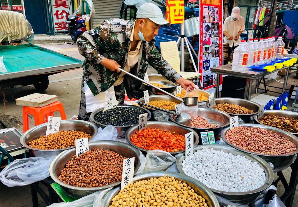 原创寻找早市灵魂:看过东北街边摊这些美食,还敢说你能淡定不流口水