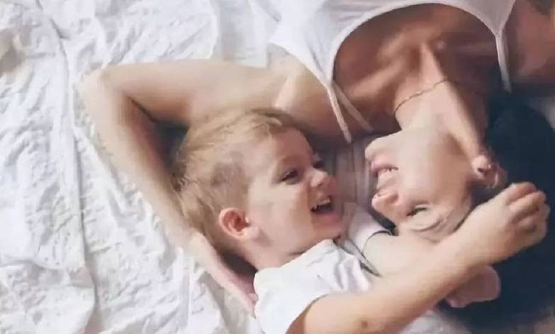 孩子几个月就会认人 6a85bae611a04ff28ccbd9f32ee051a4.jpeg