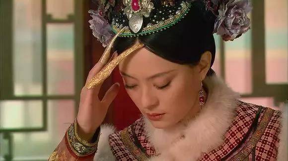 盘点|点亮女人第二双眼睛！动物纹、奶茶色镜面，盘点秋季最“飒”美甲