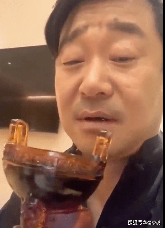 奖杯|原创范冰冰全面复出？以特邀嘉宾亮相华鼎奖，成红毯奖最大赢家