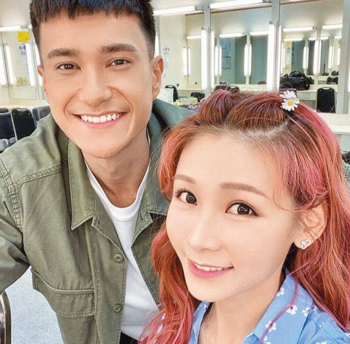 珠宝|一边发明星梦一边继承家业，31岁落选港姐简淑儿从头学做珠宝生意