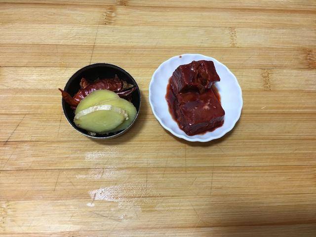 怎么挑选猪皮 629e2d4c41344737b3421c686eeb976d.jpeg