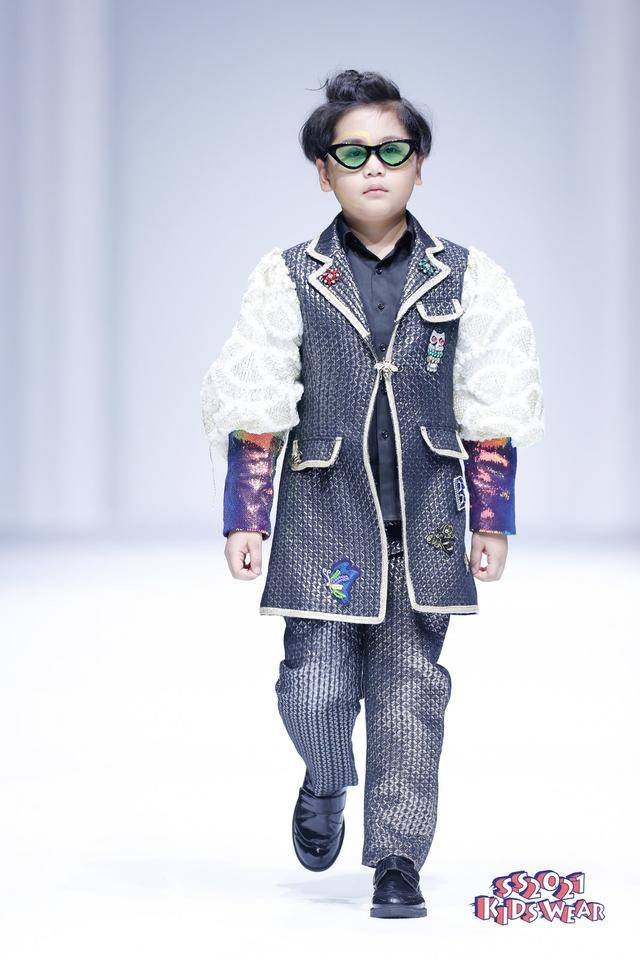 时尚|科技与时尚相融合——FUNNY DREAM高定礼服童装秀