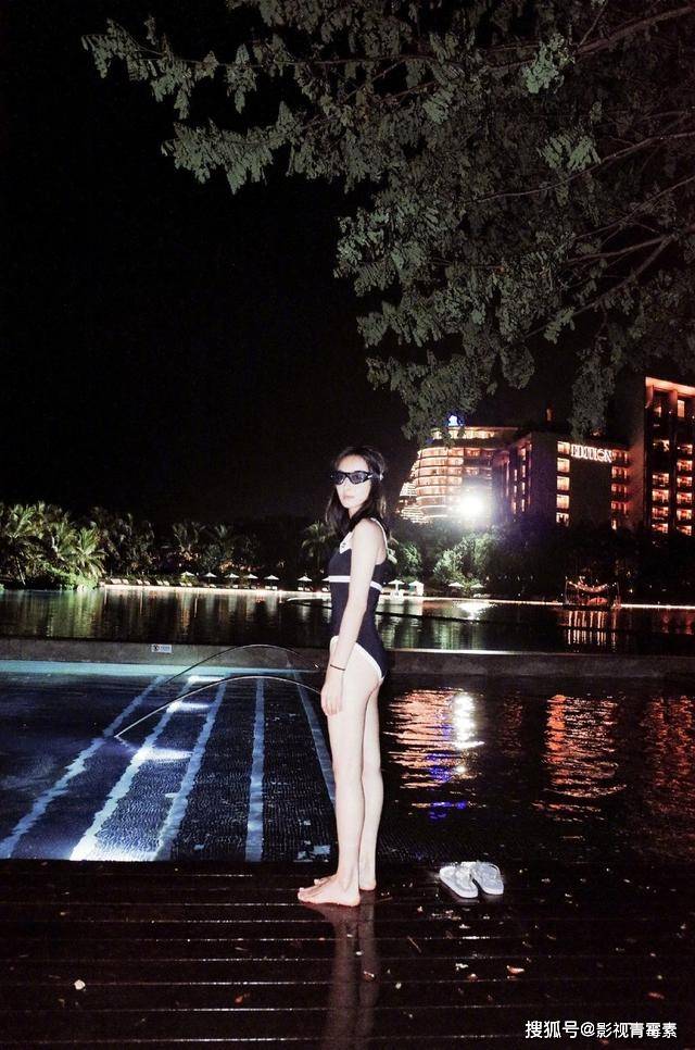 宋茜发泳装照力证腰肢纤细，疑似抱怨“金鹰女