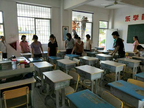 原创家长没参加小学大扫除被面谈，怎么就成了对集体和老师不尊重呢？