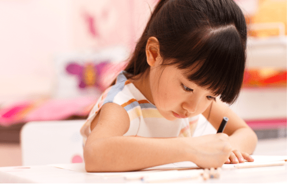 孩子|经常“出去浪”和“宅在家”的孩子，十年后，两种娃差距一目了然