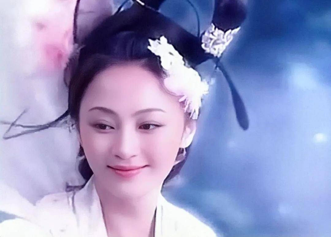 嫦娥|同样演仙女,神颜热巴被全网吐槽,她却成为美到上天的白月光?