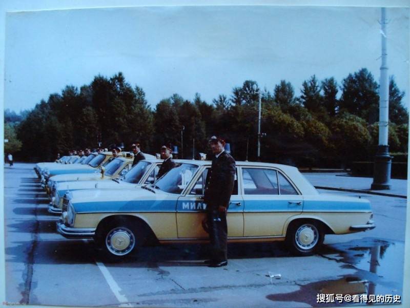 老照片 70年代苏联的奔驰警车 苏联挺有钱的