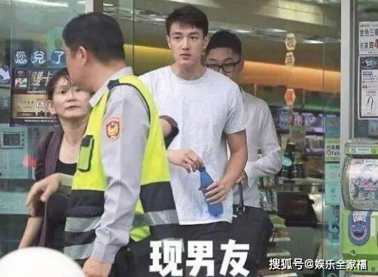 原创萧亚轩的快乐是什么意思 哪个女生不想活成萧亚轩那样