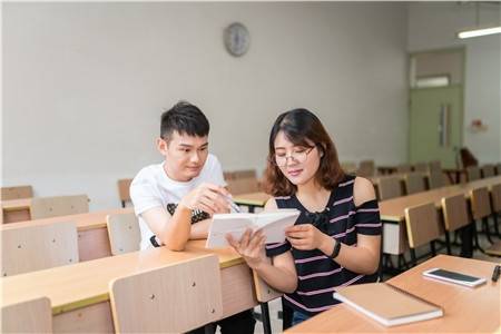 招生|211院校多在管理学类和经济学类招生，北邮工学类计划超70%！