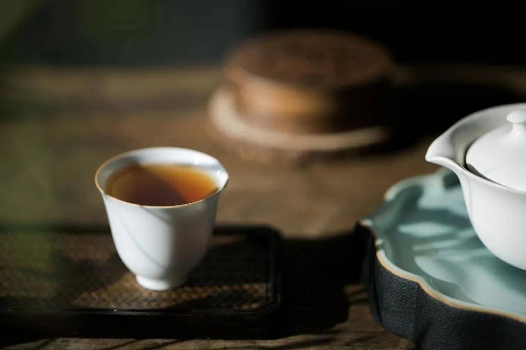 白茶|你喝到过粘稠感么?在老白茶的茶汤里