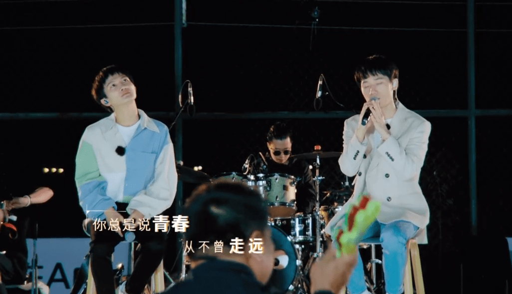 《新手驾到》汽车音乐会,周深和蒋敦豪带来《最好的我们》,好听