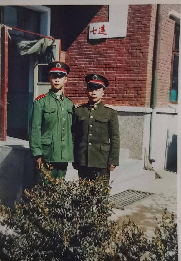 原创抗美援朝70周年,张译晒当兵照告慰先辈,年轻帅气真好看