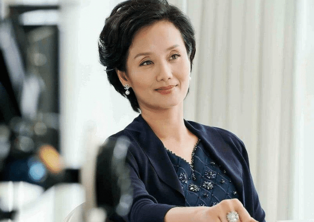 儿子是一线明星,女儿是奥运冠军,52岁的她才是人生赢家