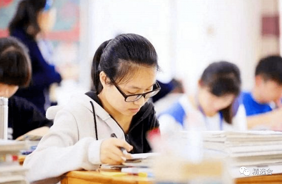 高中这4类学生学霸羡慕不已,明明不学却每次考前10,伪装学渣