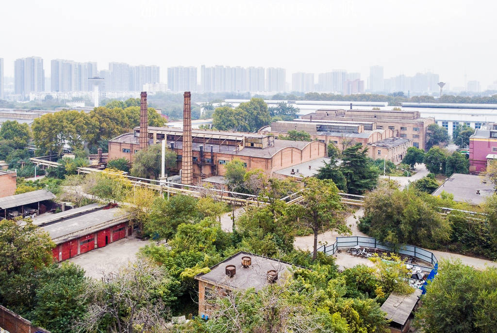 河南也有798，由洛阳东方红老厂改造而成，却大隐于市鲜为人知