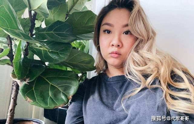 33岁郑欣宜近况曝光,如今用手机约会软件相亲