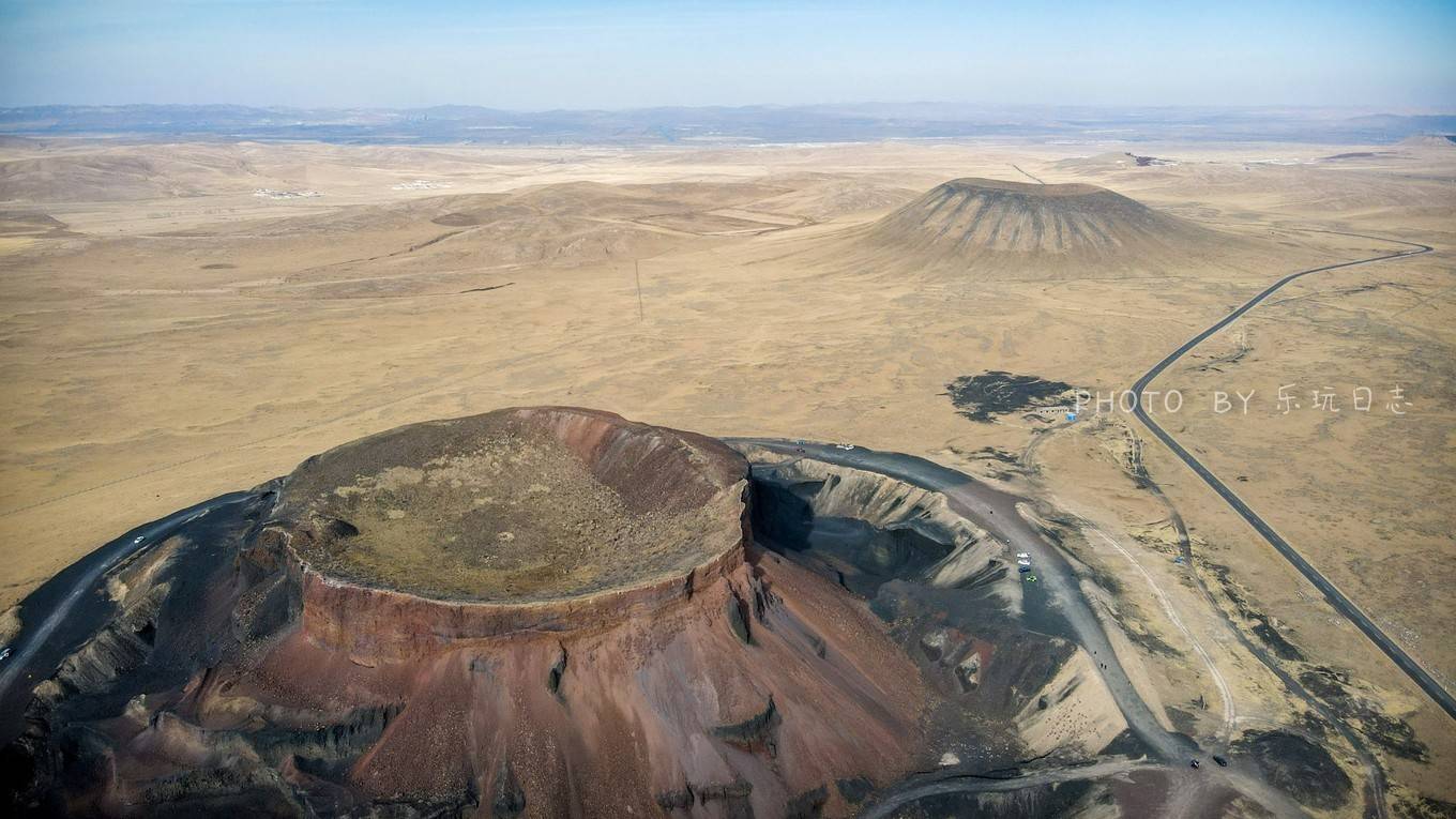 原创金秋最完美的自驾圣地乌兰察布火山群熔岩地貌非常神奇