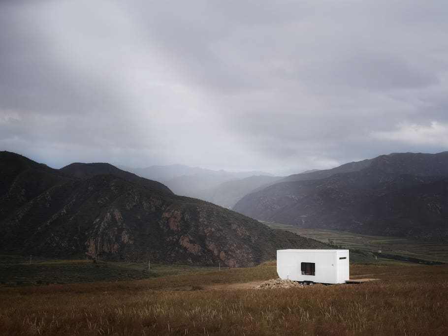 大山里最孤独的集装箱民宿，你肯定会喜欢它的安静和夜晚的星空_房间