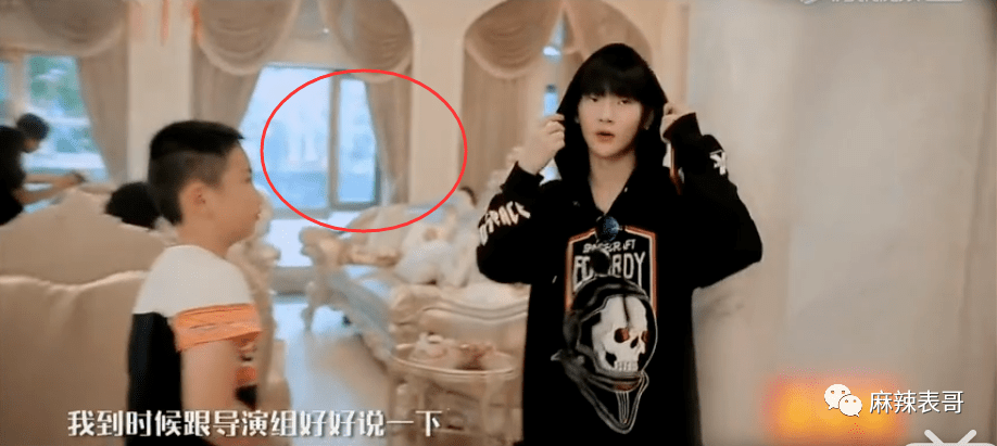 曲婉婷|爸妈老赖,周震南却戴60万手表,这是男版曲婉婷?