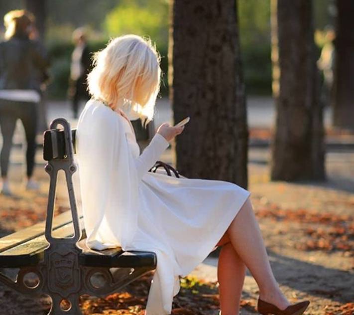 法则|法国女人的3个穿衣法则,日常上班通通搞定,高级范原来这么简单