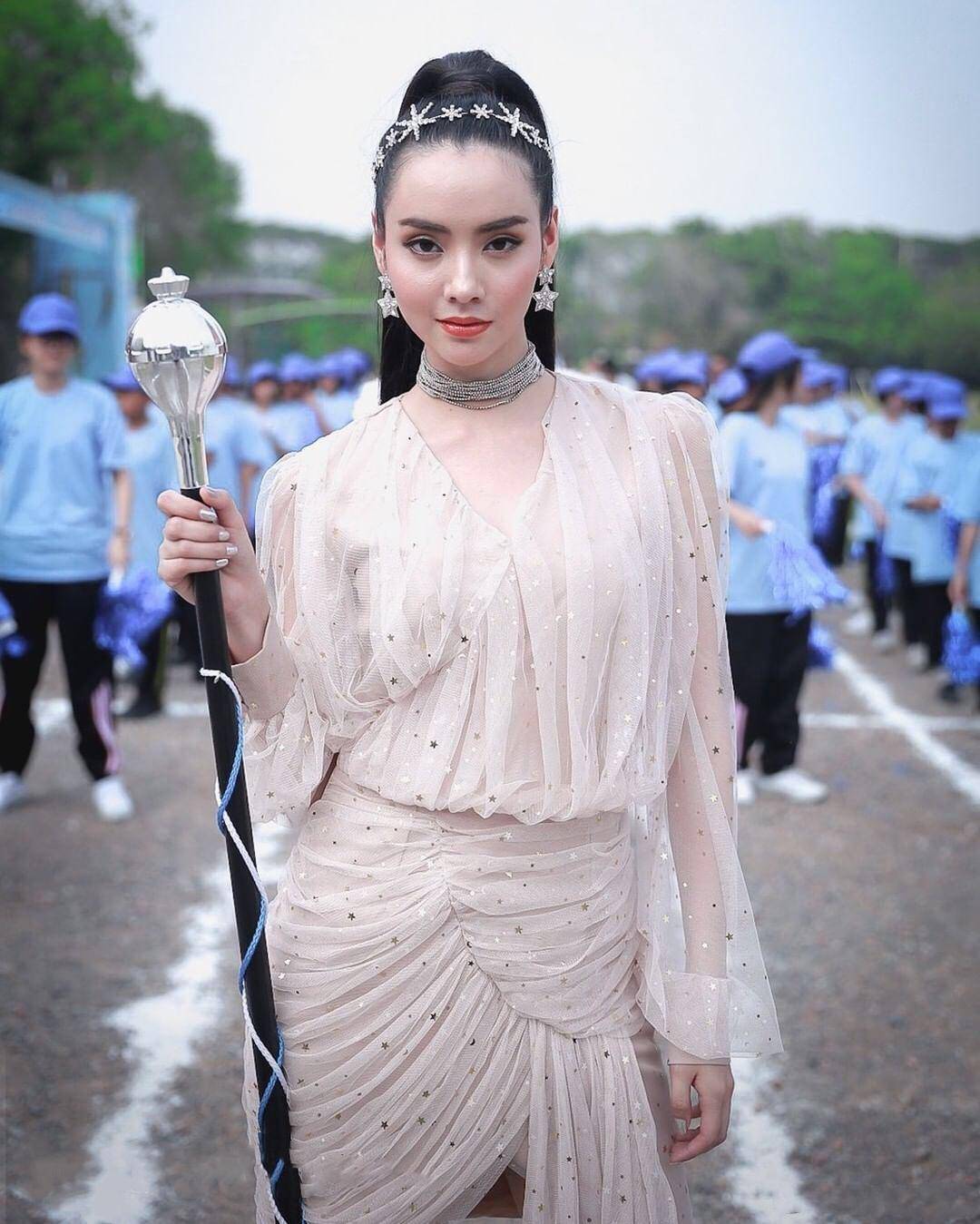 张叔平|泰剧女主总是大光明发型，有头发任性！泰国一定有个张叔平