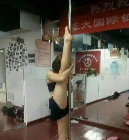 奥特曼猜成语_迪迦奥特曼图片(2)