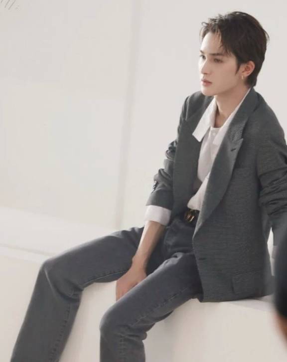 绿配灰穿搭男 b521e833beef4fd48201ad43bd8b15b7.jpeg