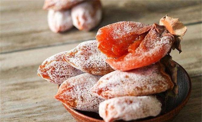 怎么晒柿子饼最简单最好吃 cb0261f8477a4d54a314bfd8f2492858.jpeg