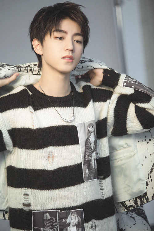 怎么快速打理头发男 f21bc25173454bba8f7ff85441dbb44a.jpeg