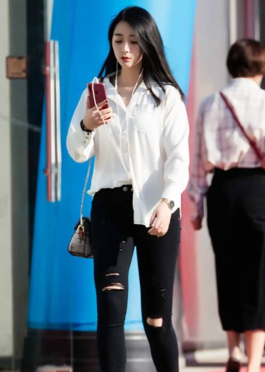 衬衫|潮人私藏的衬衫：叫“左长右短”，20几块就能买到，偷偷显腿长