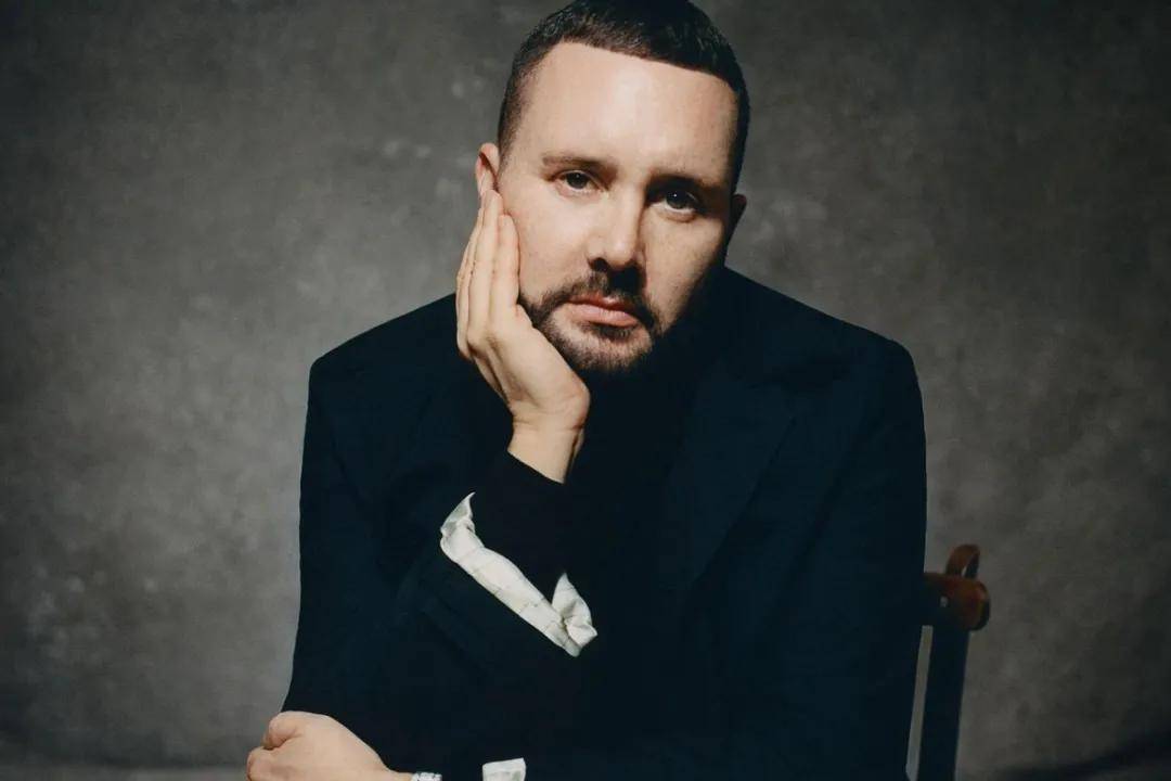 周杰伦|周杰伦代言海澜之家秀翻全场？网友：Low爆了...