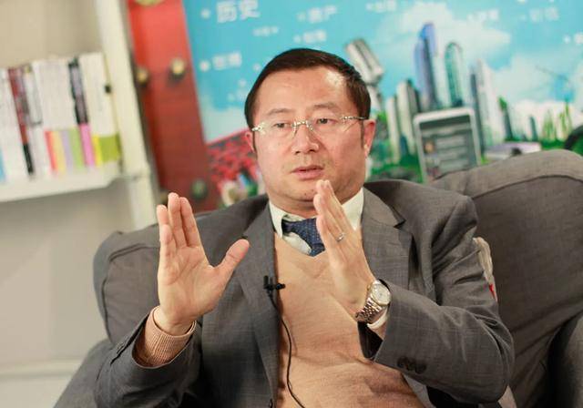 半年亏掉7亿多！成龙又一代言面临破产