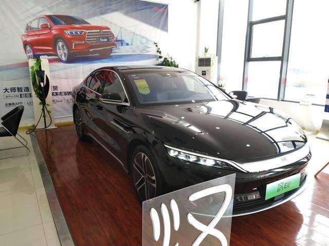 原3.9秒破百,比亚迪韩EV去店里拍实拍:真车比照片好看!