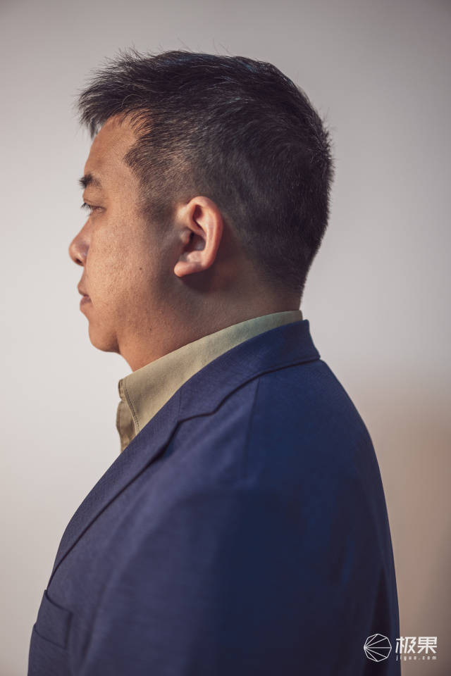 西装|AI智能定制，弹力十足巨能装，专治各种“身材不服”