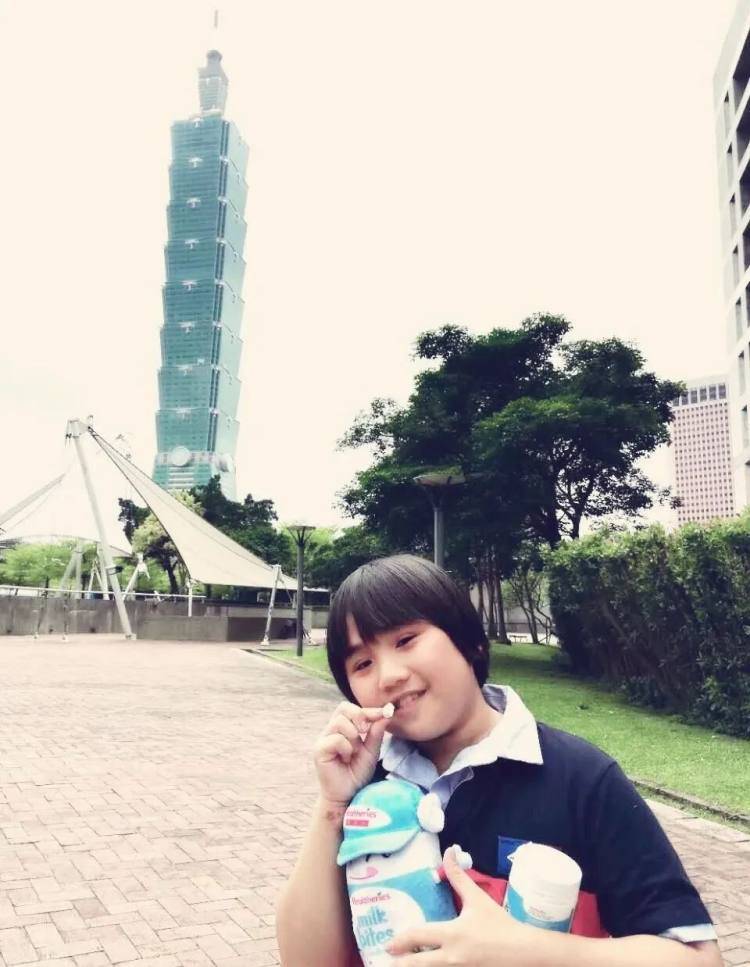 娱乐圈只认钱不认亲的明星爹妈，坑起娃来不要