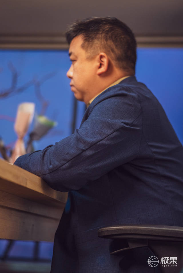 西装|AI智能定制，弹力十足巨能装，专治各种“身材不服”