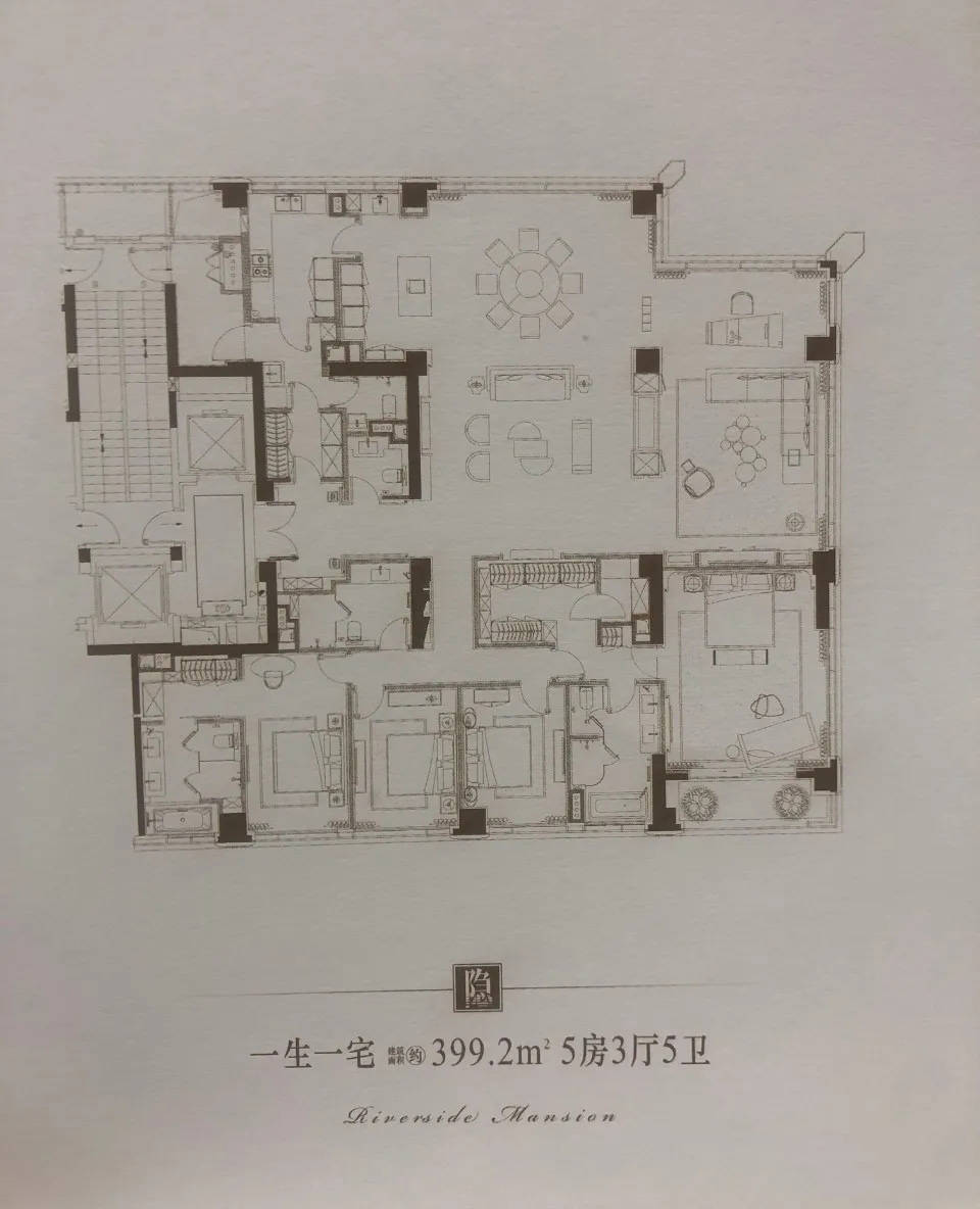 网上房地产显示,绿地海珀外滩二期开盘备案名"黄浦区小东门街道616