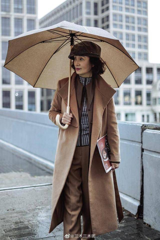 女性|女人40岁以后,如何优雅有女人味?牢记这3点长得美穿得更美