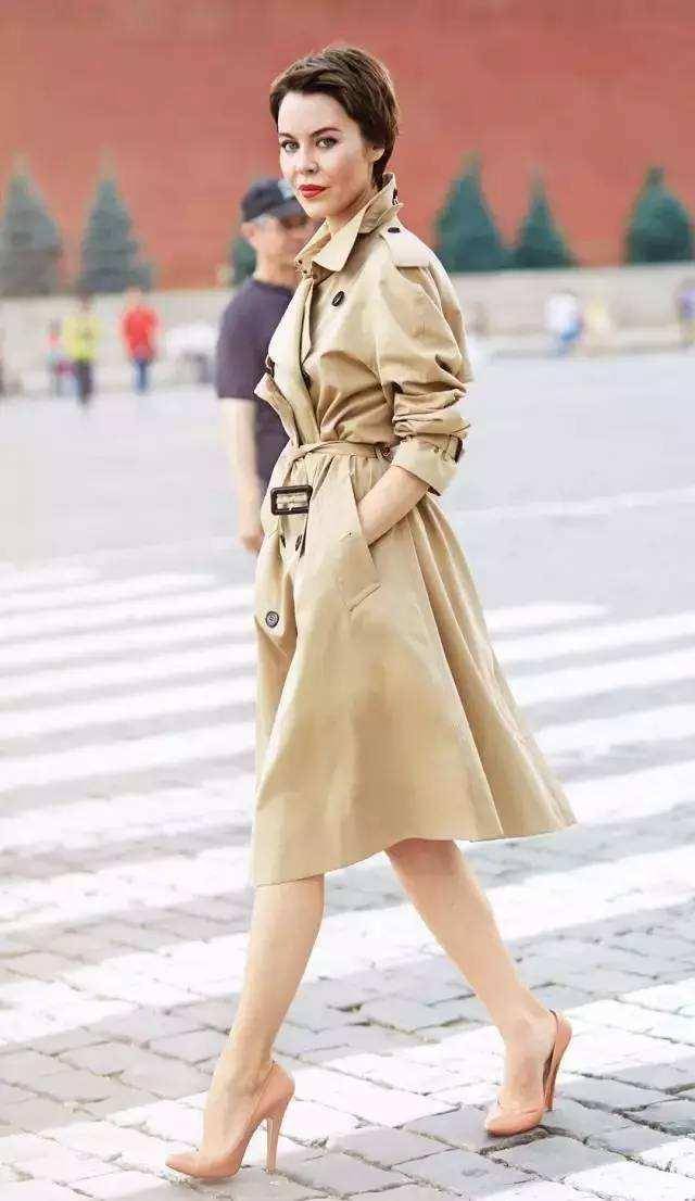 女性|女人40岁以后,如何优雅有女人味?牢记这3点长得美穿得更美