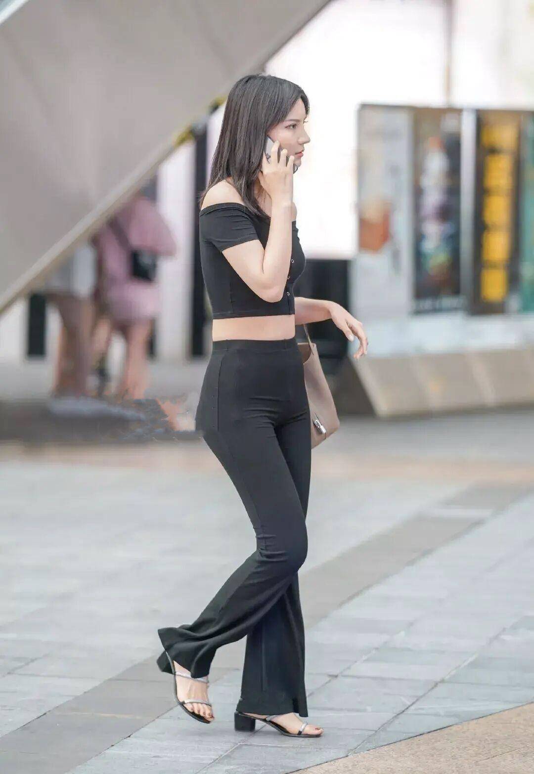 鲨鱼裤和瑜伽裤区别是啥 df2d6c528ad34531baa181bf2904cd7f.jpeg