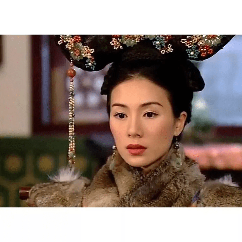 最初知道张可颐还是《金枝欲孽》中的角色,当时看的时候觉得她好美