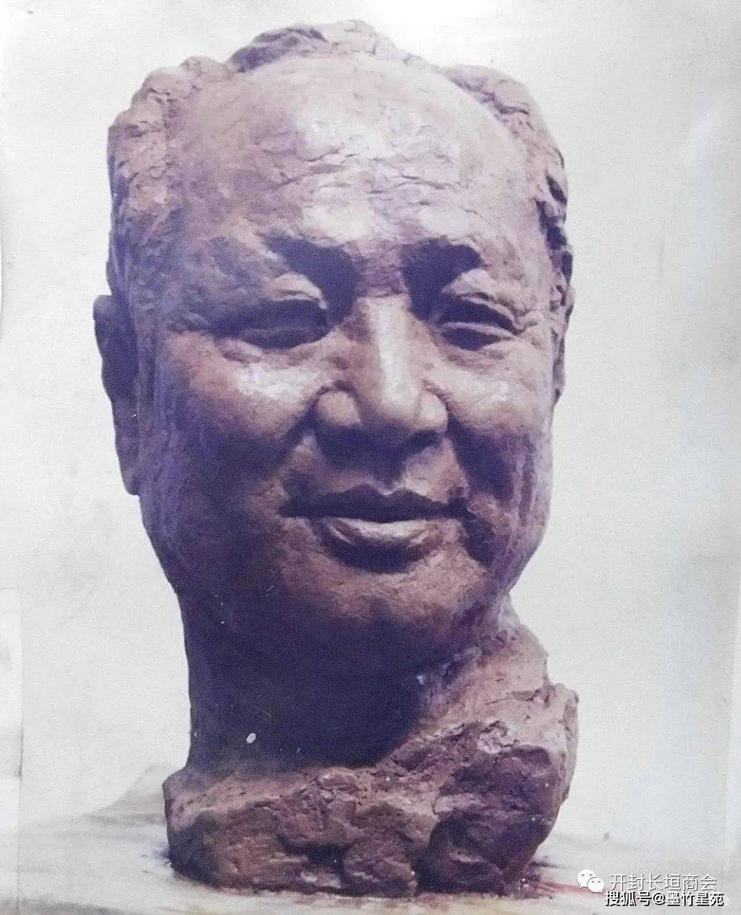 一些大学的学者教授认为,曹俊亮的道路代表的是中国艺术家特别是雕塑