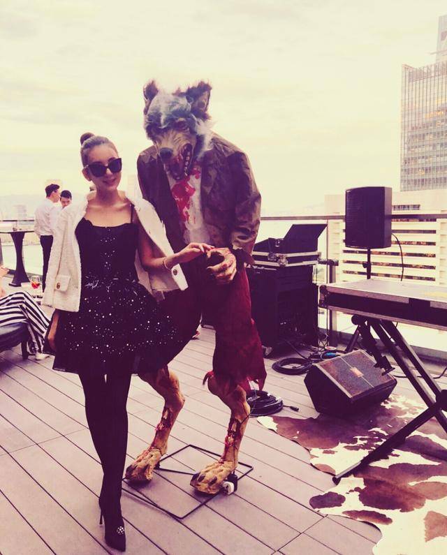 cos|方媛晒万圣节造型，扎双马尾cos水冰月，扮相清纯别有韵味