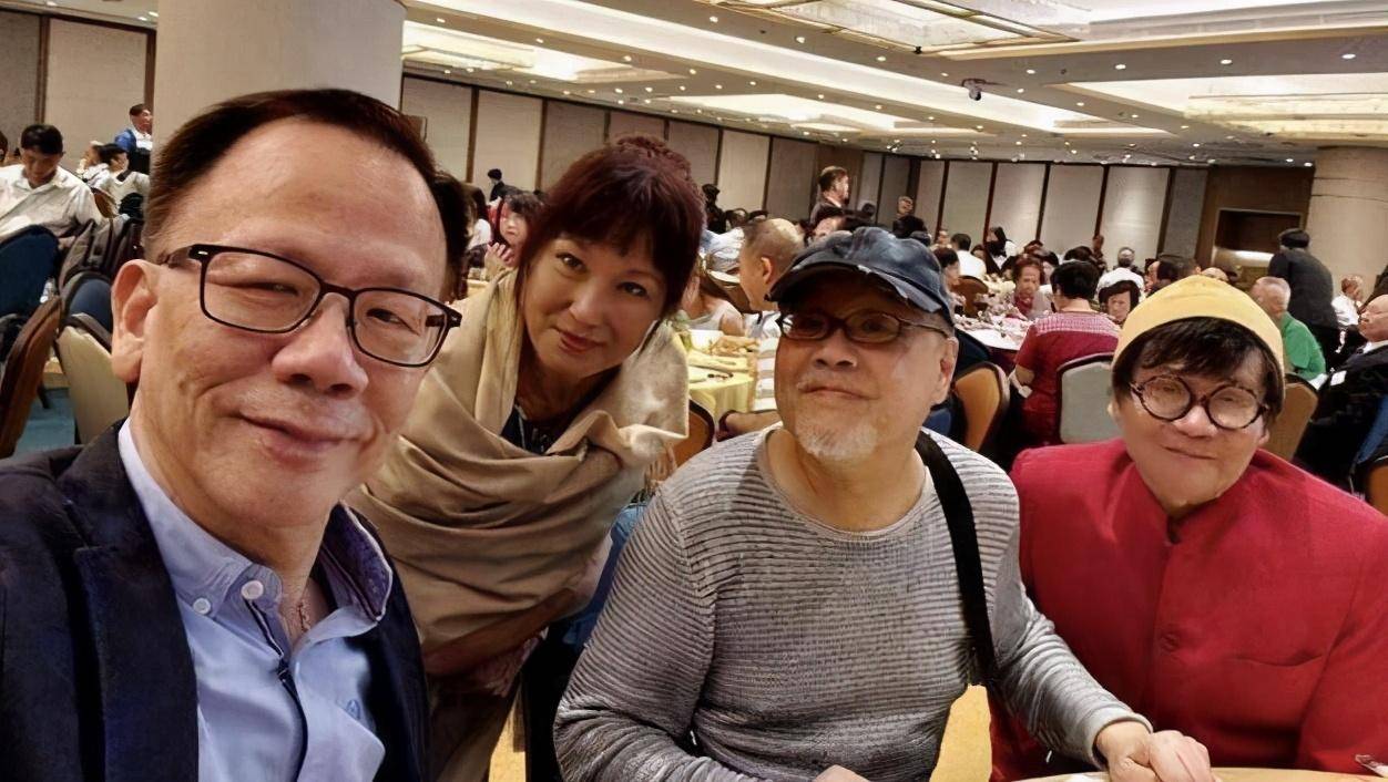 一路走好！香港资深艺人今日正式出殡，因突发心脏病离世终年66岁_罗铭